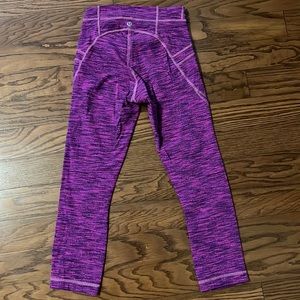 Magenta type color (pinkish purple) capri length leggings size 0
